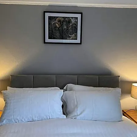 The George 3*